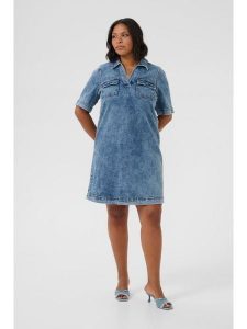 KAFFE curve Sukienka dżinsowa w kolorze niebieskim rozmiar: 50. Niebieskie sukienki KAFFE curve, na co dzień, bez wzorów, bez kołnierzyka, bez ramiączek, mini, proste. Za 173,99 zł.