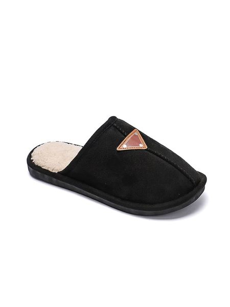 Confly Kapcie w kolorze czarnym rozmiar: 36. Czarne kapcie Confly, z aplikacjami. Za 47,82 zł.