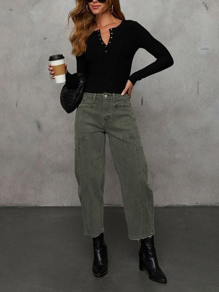 Milan Kiss Koszulka w kolorze czarnym rozmiar: S. Czarne bluzki Milan Kiss, s, bez wzorów, bez kołnierzyka, bez ramiączek. Za 114,44 zł.