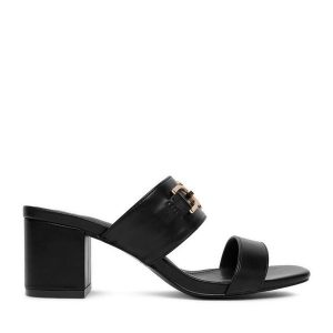 Klapki Beverly Hills Polo Club. Czarne klapki Beverly Hills Polo Club, bez wzorów, bez obcasa. Za 179,99 zł.