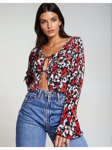 Monki Bluzka w kolorze czarno-czerwono-białym rozmiar: S. Czarne bluzki Monki, s, bez wzorów, bez kołnierzyka, bez ramiączek. Za 39,99 zł.