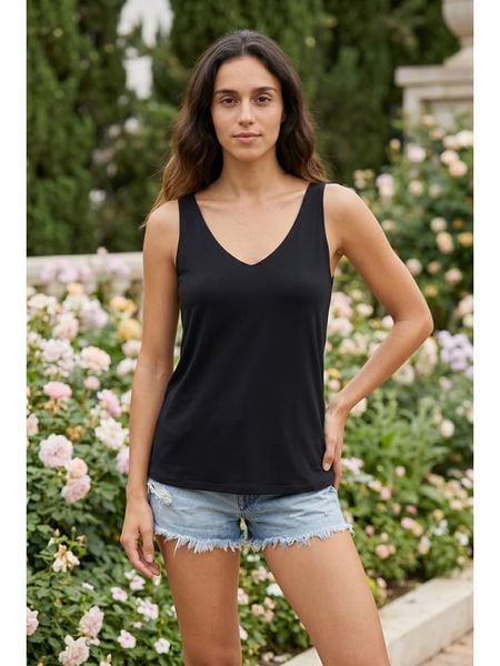SOULSHAE Top w kolorze czarnym rozmiar: S/M. Czarne topy SOULSHAE, m, bez wzorów, z wiskozy, bez kołnierzyka, bez ramiączek. Za 90,95 zł.