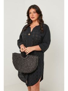 Curvy Lady Sukienka w kolorze czarnym rozmiar: 44/46. Czarne sukienki Curvy Lady, bez wzorów, klasyczne, bez kołnierzyka, bez ramiączek, midi. Za 144,92 zł.