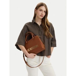 Torebka LOVE MOSCHINO. Brązowe torebki klasyczne LOVE MOSCHINO, bez wzorów, bez dodatków. Za 675,99 zł.