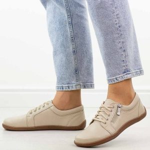 Beżowe skórzane Polskie półbuty damskie barefoot Gregors 1153. Brązowe półbuty Gregors, na jesień, bez wzorów, z jeansu, bez obcasa, na płaskiej podeszwie, bez zapięcia. Za 379,00 zł.