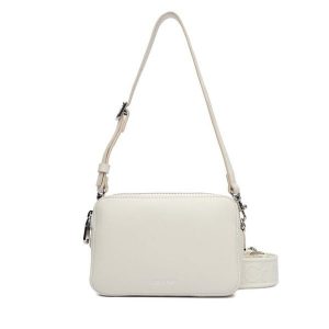 Torebka Calvin Klein. Białe torebki klasyczne Calvin Klein, bez wzorów, bez dodatków. Za 409,99 zł.