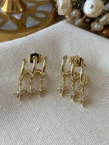 Luseera Pozłacane kolczyki-wkrętki z cyrkoniami rozmiar: onesize. Żółte kolczyki Luseera, z cyrkonią, pozłacane. Za 43,99 zł.