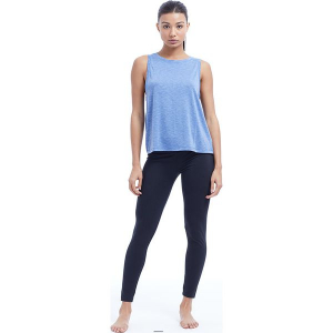 Top "Miranda" w kolorze niebieskim. Niebieskie topy marki BALANCE COLLECTION, z okrągłym kołnierzem. W wyprzedaży za 65,95 zł.