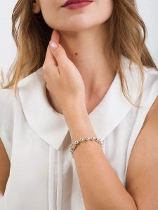 Pandora Srebrna bransoletka z elementami ozdobnymi rozmiar: onesize. Szare bransoletki Pandora, srebrne. Za 319,22 zł.
