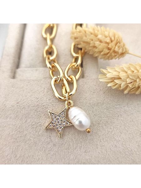 Nakkash Pozłacana bransoletka z zawieszką rozmiar: onesize. Żółte zawieszki Nakkash, z cyrkonią, pozłacane. Za 95,92 zł.