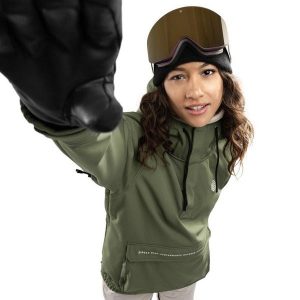 Damska kurtka snowboardowa Sporty zimowe SIROKO W3-W Robson. Zielone kurtki SIROKO, na zimę, bez wzorów, z softshellu, bez kaptura. W wyprzedaży za 297,00 zł.