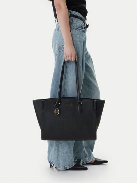 MICHAEL Michael Kors Torebka 30R6GQ6T7L Czarny. Czarne shopper bag MICHAEL Michael Kors, bez wzorów, ze skóry, bez dodatków. Za 674,99 zł.