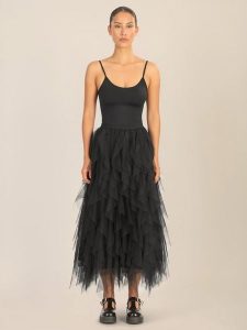 APART Spódnica tiulowa w kolorze czarnym rozmiar: 34. Czarne spódnice Apart, bez wzorów, z tiulu, maxi. Za 295,99 zł.