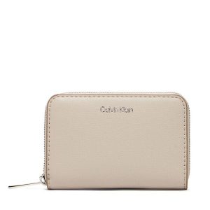 Portfel Calvin Klein. Brązowe portfele Calvin Klein, bez wzorów. Za 219,99 zł.