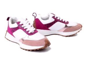 ARTIKER RELAKS 58C1267 fuchsia, półbuty damskie. Różowe półbuty Artiker Relaks, bez wzorów, ze skóry, bez obcasa, bez zapięcia. Za 174,17 zł.