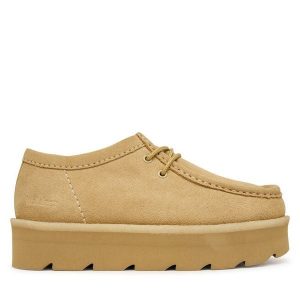 Półbuty Clarks. Brązowe półbuty Clarks, bez wzorów, bez obcasa, na płaskiej podeszwie, bez zapięcia. Za 479,99 zł.