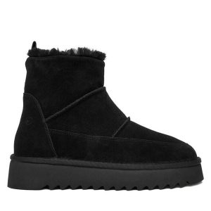 Śniegowce Tamaris. Czarne buty zimowe Tamaris, bez obcasa, bez zapięcia. Za 399,99 zł.