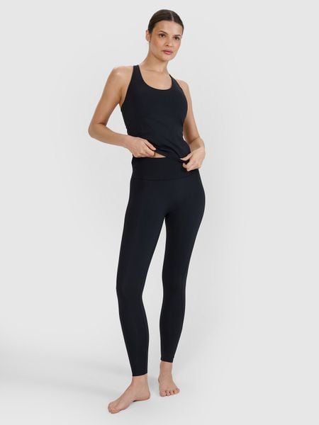 4F Legginsy do jogi i pilatesu szybkoschnące damskie - czarne S. Czarne legginsy 4f, bez wzorów, z dzianiny, z podwyższonym stanem. W wyprzedaży za 79,99 zł.