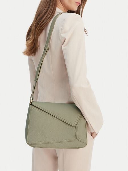 GINO ROSSI Torebka C-KY117 Zielony. Zielone torebki klasyczne Gino Rossi, bez wzorów, z materiału, bez dodatków. Za 199,99 zł.