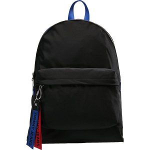 Tommy Jeans LOGO TAPE BACKPACK Plecak black. Plecaki marki Tommy Jeans. Za 509,00 zł.