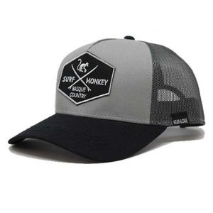 Czapka Trucker - 5 Paneli / Recykling / Jeden rozmiar (Ołów/Czarny). Czarne czapki SURF MONKEY, z aplikacjami, z bawełny. Za 135,96 zł.