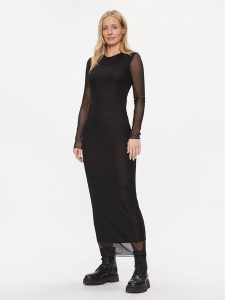 ONLY Sukienka codzienna Lucia 15312218 Czarny Slim Fit. Czarne kombinezony ONLY, na co dzień, m, bez wzorów, z syntetyku, bez kołnierzyka, bez ramiączek, proste. Za 99,99 zł.