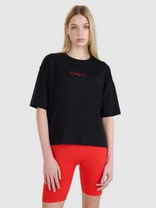 4F T-shirt oversize z nadrukiem damski - czarny XS. Czarne t-shirty 4f, xs, bez wzorów, z bawełny, bez kołnierzyka, bez ramiączek. W wyprzedaży za 39,99 zł.