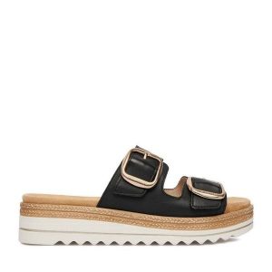 Klapki Remonte. Czarne klapki Remonte, bez wzorów, bez obcasa. Za 369,99 zł.