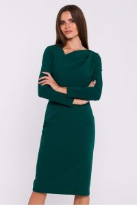 Elegancka sukienka ołówkowa z asymetrycznym dekoltem zielona. Zielone sukienki Stylove, m, bez wzorów, eleganckie, z asymetrycznym kołnierzem, bez ramiączek, asymetryczne. Za 359,00 zł.