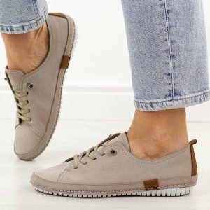 Beżowe skórzane półbuty damskie T.Sokolski 2948. Brązowe półbuty Sokolski, na jesień, bez wzorów, z jeansu, z okrągłym noskiem, bez obcasa, na płaskiej podeszwie, bez zapięcia. Za 299,00 zł.