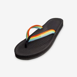 Klapki damskie - Easy Living Rainbow. Czarne klapki INDOSOLE, bez wzorów, z nylonu, bez obcasa. Za 154,00 zł.