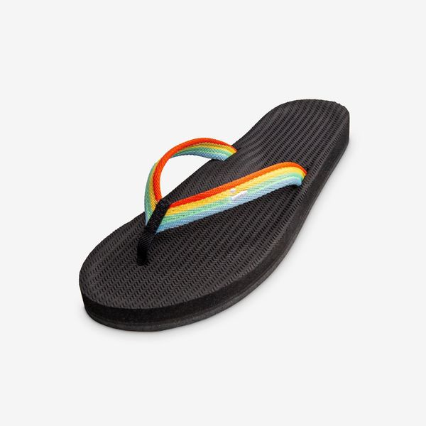 Klapki damskie - Easy Living Rainbow. Czarne klapki INDOSOLE, bez wzorów, z nylonu, bez obcasa. Za 154,00 zł.