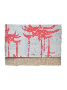 BLE Kopertówka w kolorze czerwono-białym - 24 x 17 x 1 cm rozmiar: onesize. Białe torebki wieczorowe BLE, bez wzorów, z materiału, bez dodatków. Za 21,95 zł.