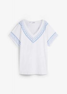Wygodny t-shirt z haftowym nadrukiem, z bawełny organicznej. Białe t-shirty bonprix, bez wzorów, z bawełny, bez kołnierzyka, bez ramiączek. Za 62,99 zł.
