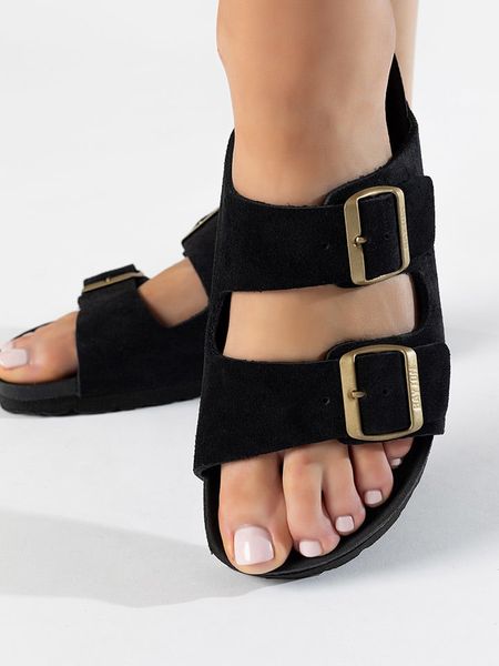 BAYTON Skórzane klapki "Atlas" w kolorze czarnym rozmiar: 37. Czarne klapki Bayton, bez wzorów, z otwartym noskiem, bez obcasa. Za 167,28 zł.