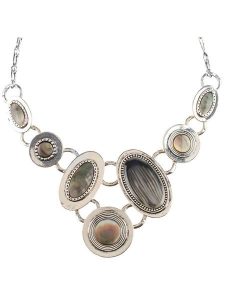 MENTHE À L'O Posrebrzany naszyjnik z elementami ozdobnymi - dł. 45 cm rozmiar: onesize. Szare naszyjniki MENTHE À L'O, z perłą, posrebrzane. Za 143,56 zł.