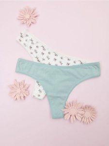 Majtki stringi 2 pack - wielobarwny. Stringi Sinsay, bez wzorów. W wyprzedaży za 6,99 zł.