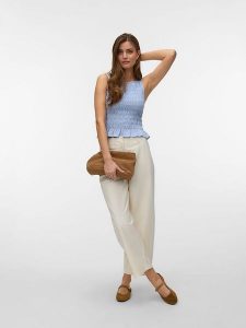Vero Moda Top w kolorze błękitnym rozmiar: L. Niebieskie topy Vero Moda, l, bez wzorów, bez kołnierzyka, bez ramiączek. Za 98,95 zł.