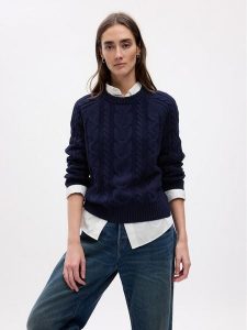 Gap Sweter 815140-03 Granatowy Regular Fit. Niebieskie swetry klasyczne GAP, xs, z bawełny, bez kołnierzyka. Za 319,99 zł.