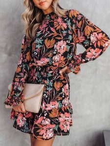 Milan Kiss Sukienka w kolorze czarnym ze wzorem rozmiar: XL. Czarne sukienki Milan Kiss, xl, bez wzorów, bez kołnierzyka, bez ramiączek, mini, rozkloszowane. Za 224,95 zł.