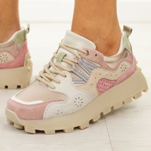 Różowe skórzane półbuty damskie Filippo Dp7560/26. Czerwone półbuty Filippo, na lato, bez wzorów, z dresówki, z okrągłym noskiem, bez obcasa, na platformie, bez zapięcia. Za 269,00 zł.