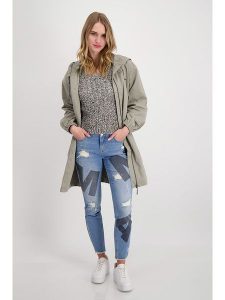 Monari Sweter w kolorze zielonym rozmiar: 46. Zielone swetry oversize monari, bez wzorów, ze splotem, bez ramiączek. Za 118,56 zł.