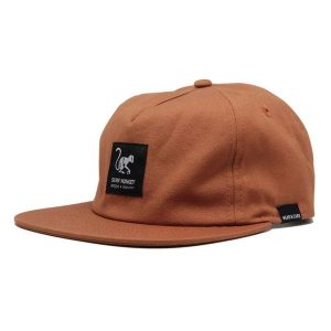 Czapka Trucker - Płaski daszek - Organiczna Bawełna (Ziemia). Czerwone czapki SURF MONKEY, bez wzorów, z bawełny, sportowe. Za 139,95 zł.