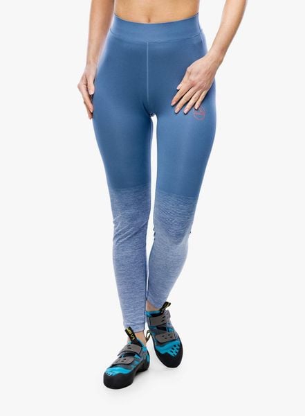 Legginsy wspinaczkowe damskie La Sportiva Patcha Leggins. Niebieskie legginsy La Sportiva, bez wzorów, z materiału, z podwyższonym stanem. Za 247,49 zł.