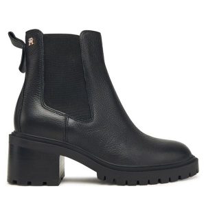 Botki Tommy Hilfiger. Czarne botki TOMMY HILFIGER, bez wzorów, bez obcasa, na słupku, bez zapięcia. Za 549,99 zł.
