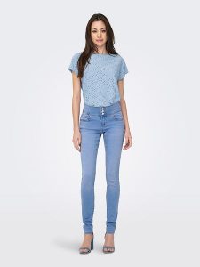 ONLY Koszulka w kolorze błękitnym rozmiar: XL. Niebieskie bluzki ONLY, xl, bez wzorów, bez kołnierzyka, bez ramiączek. Za 57,20 zł.