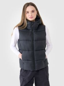 4F Bezrękawnik puchowy z wypełnieniem syntetycznym damski - czarny S. Czarne kamizelki 4f, s, bez wzorów, z dzianiny, bez kołnierzyka, bez ramiączek, bez kaptura. W wyprzedaży za 139,99 zł.