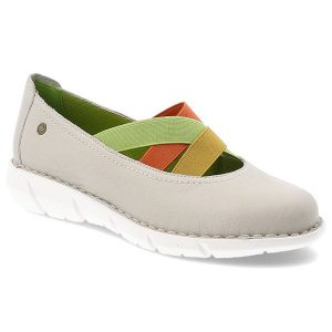 Półbuty damskie Maciejka, na platformie skórzane wsuwane z gumkami i z okrągłym noskiem, jasny popiel, P6814. Brązowe półbuty Maciejka, bez wzorów, ze skóry, z okrągłym noskiem, bez obcasa, na platformie, bez zapięcia. Za 209,00 zł.