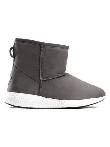 ISLAND BOOT Botki zimowe "Spotty" w kolorze ciemnoszarym rozmiar: 37. Czarne botki Island Boot, na zimę, bez wzorów, z materiału, bez obcasa, bez zapięcia. Za 145,95 zł.