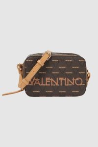 VALENTINO Mała brązowa torebka Liuto Camera Bag. Brązowe torebki klasyczne Valentino by Mario Valentino, bez wzorów, duże, bez dodatków. W wyprzedaży za 445,99 zł.